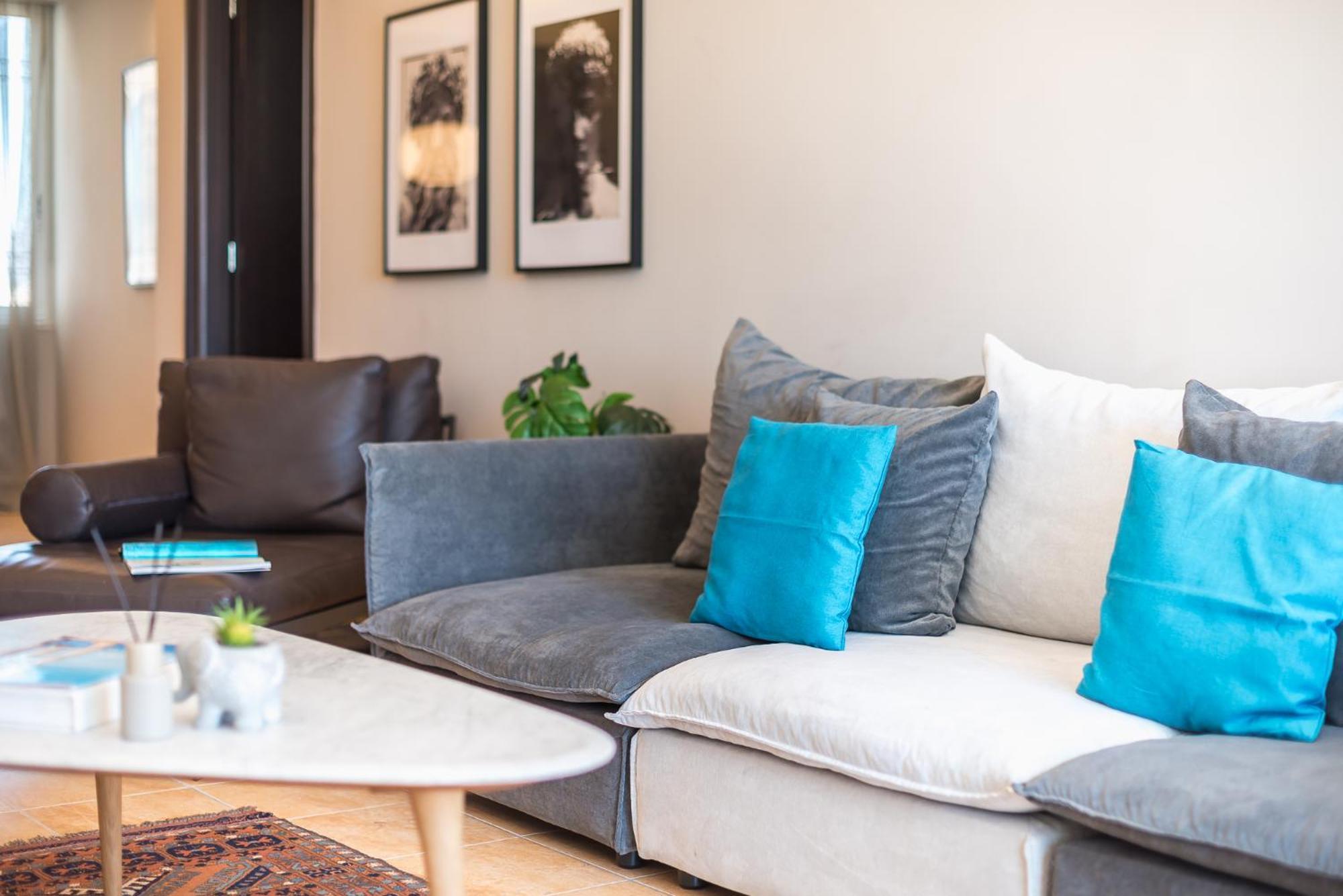 Artistic 2bdr Flat W Terrace & View In Centre Apartment