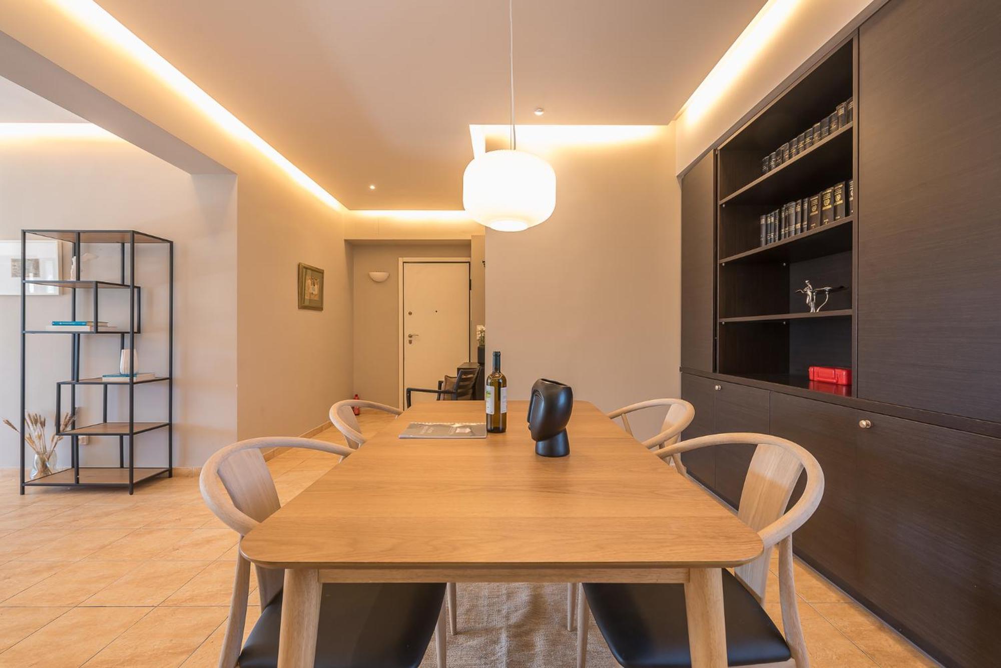 Artistic 2bdr Flat W Terrace & View In Centre