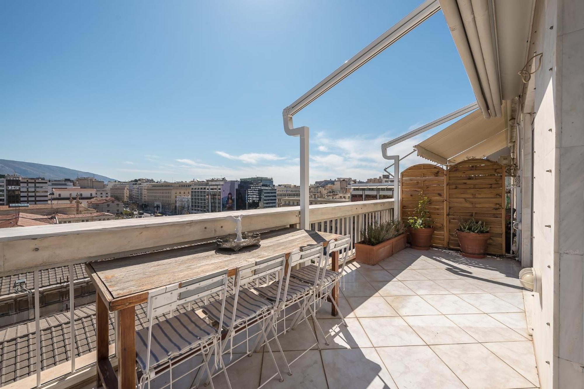 Artistic 2bdr Flat W Terrace & View In Centre Apartment