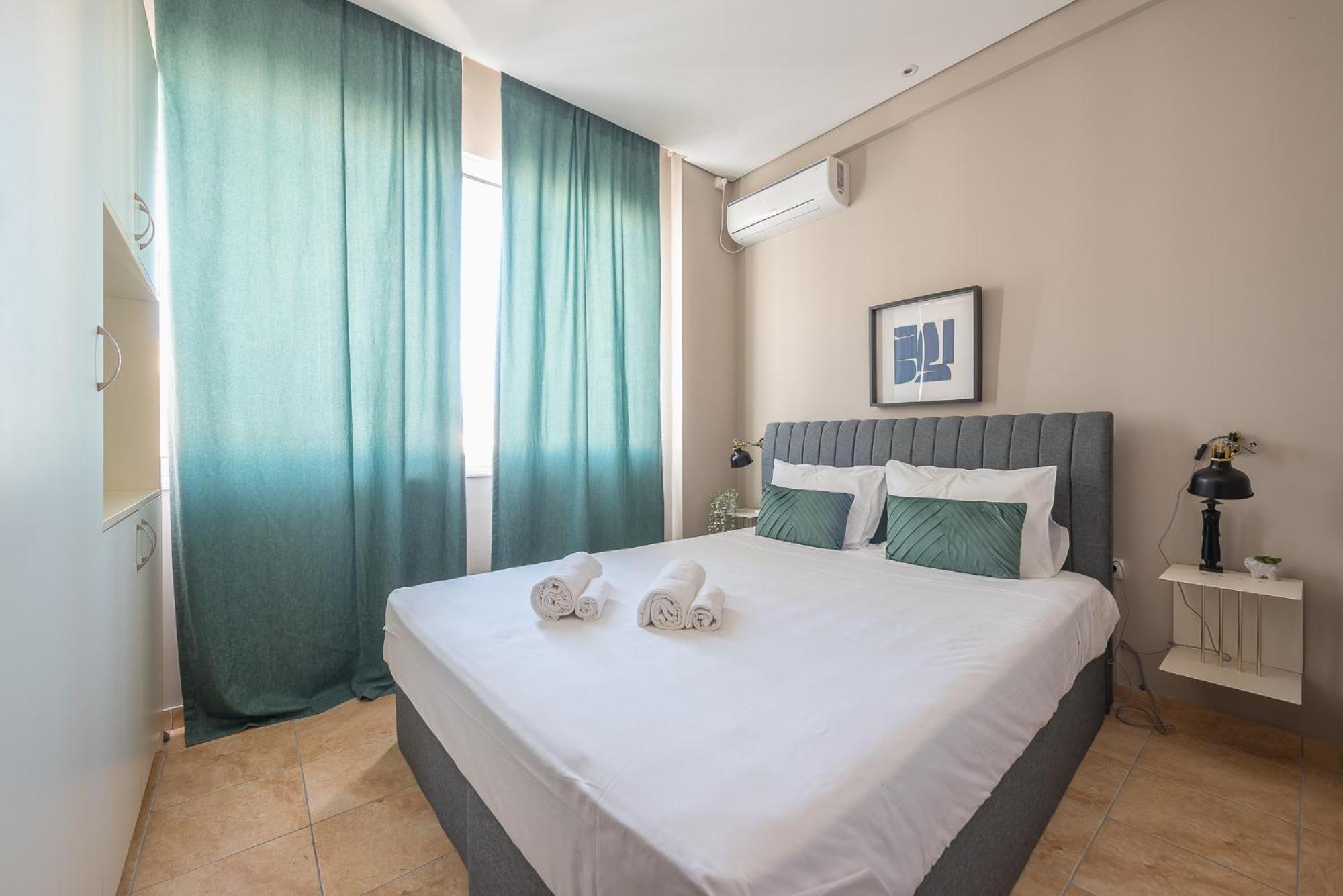 Artistic 2bdr Flat W Terrace & View In Centre Apartment Athens