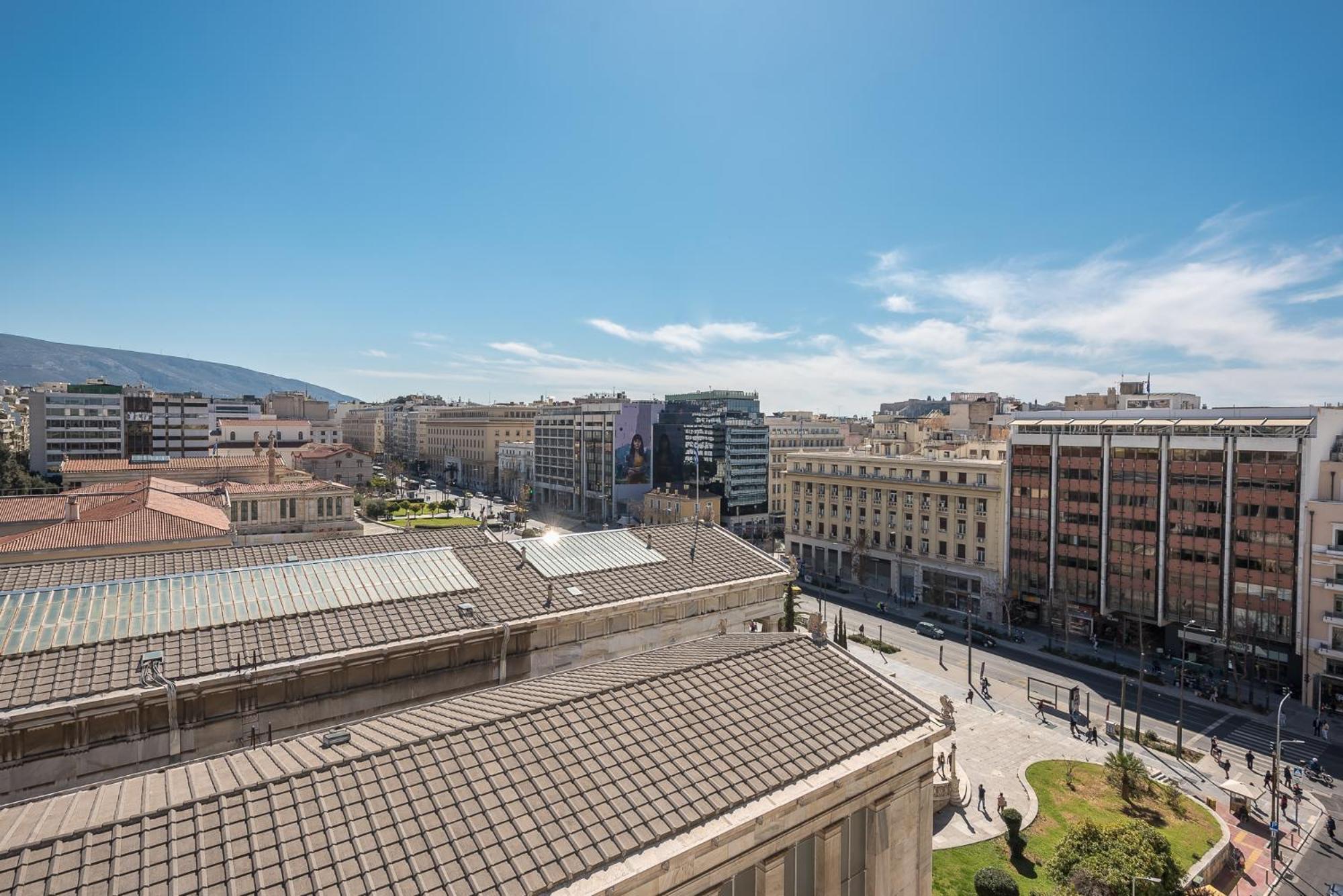 Apartment Artistic 2bdr Flat W Terrace & View In Centre *